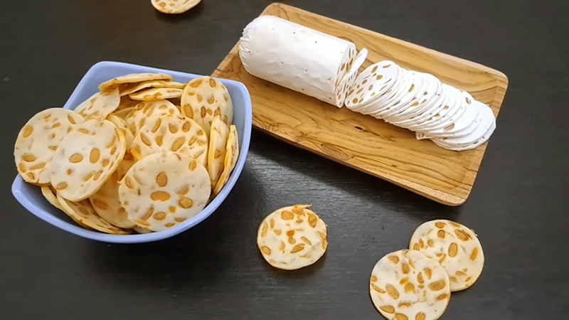 Penampakan keripik tempe   Foto: tangkapan layar youtube Arizky Family 