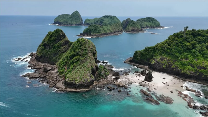 Penampakan tempat wisata Bedil di Banyuwangi. Foto: Joe The Explorer

