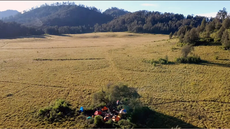 Penampakan lokasi Cikasur di Gunung Argopuro, Probolinggo, Jawa Timur. Foto: Tangkapan layar youtube Rikas Harsa