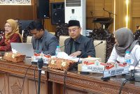 Komisi I DPRD Kota Probolinggo, bersma Universitas Brawijaya Maang, uji publik raperda narkotika. Foto: suarabhinneka.id