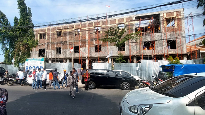 Komisi III DPRD Kota Probolinggo  sidak Proyek Kantor Inspektorat. Foto: suarabhinneka.id