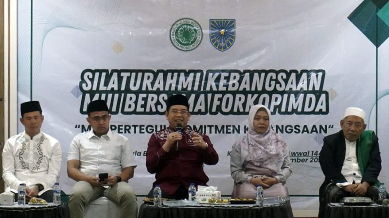Wali Kota Probolinggo dan Tokoh Agama saat acara Silaturahmi kebangsaan. Foto: suarabhinneka.id