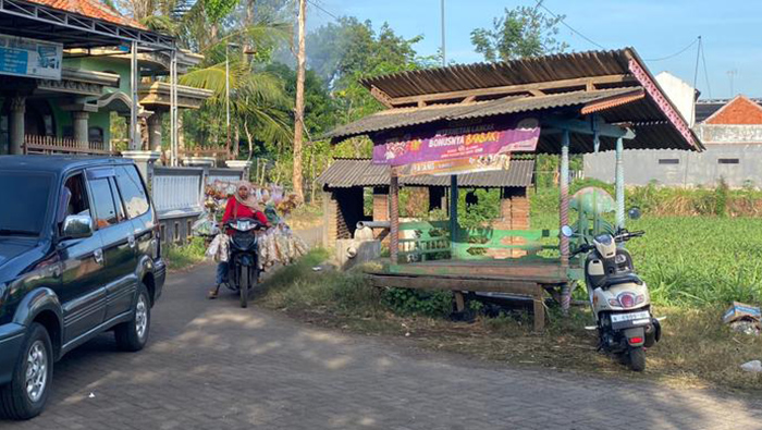 Di Pos kamling inilah, warga menemukan bayi. Foto: Humas Polres Probolinggo Kota 
