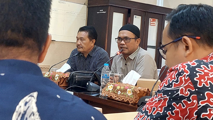 Riyadus Solihin, ketua Komisi 2 DPRD Kota Probolinggo, sekaligus ketua pansus saat RDP tentang pajak dan restribusi daerah
