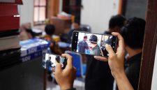 Pelaku saat dimintai keterangan di Mapolres Probolinggo Kota. Foto Humas Polres Probolinggo Kota 