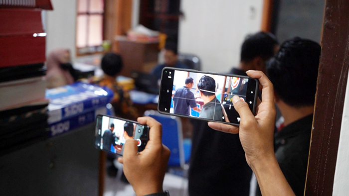 Pelaku saat dimintai keterangan di Mapolres Probolinggo Kota. Foto Humas Polres Probolinggo Kota 